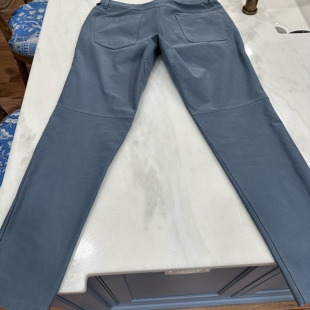 Lululemon Utilitech 5 pocket  pants/jean in River Blue